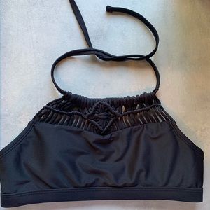 Justice Girls crochet halter bikini top. 🕶